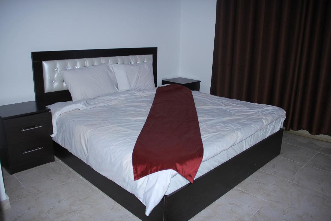 Weekend Hotel Aqaba Exterior photo